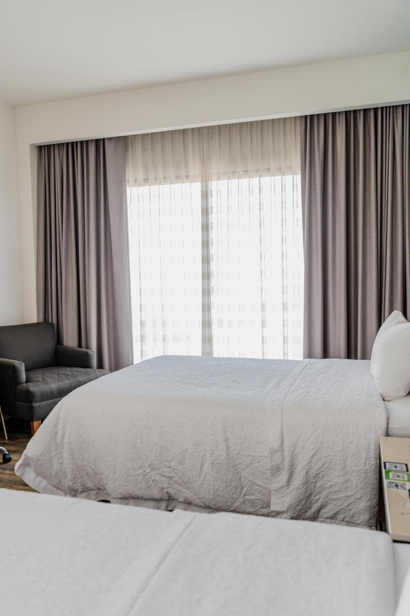 Hampton Inn By Hilton Celaya Celaya  Szoba fotó