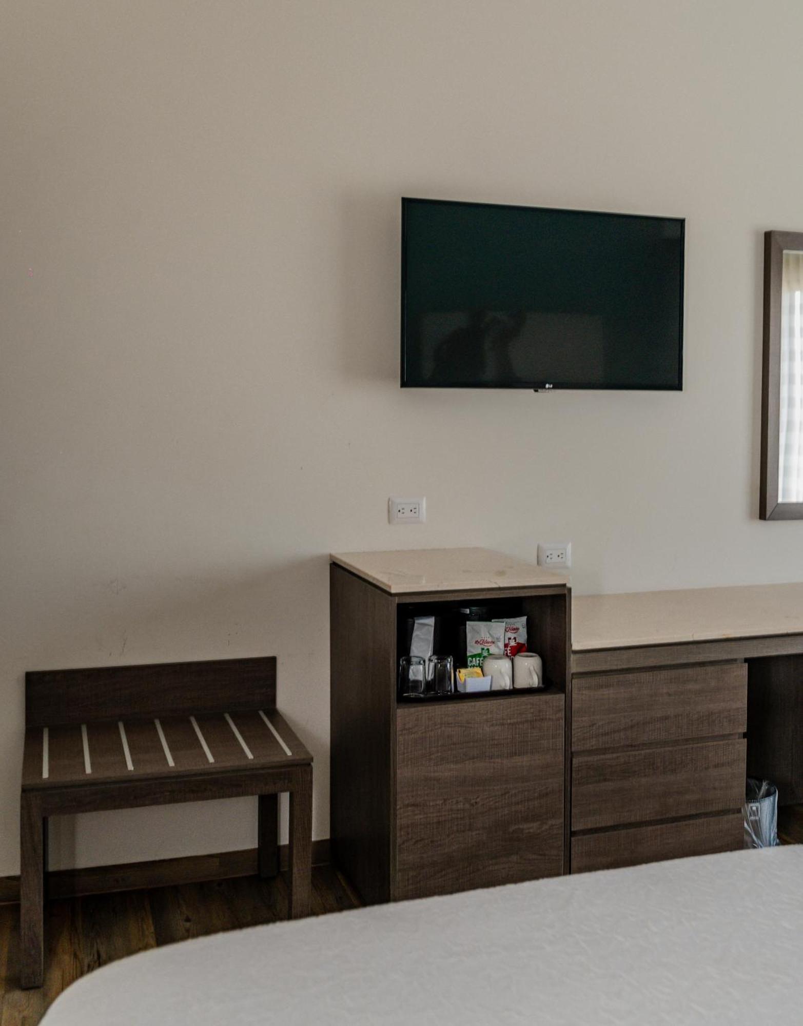 Hampton Inn By Hilton Celaya Celaya  Szoba fotó