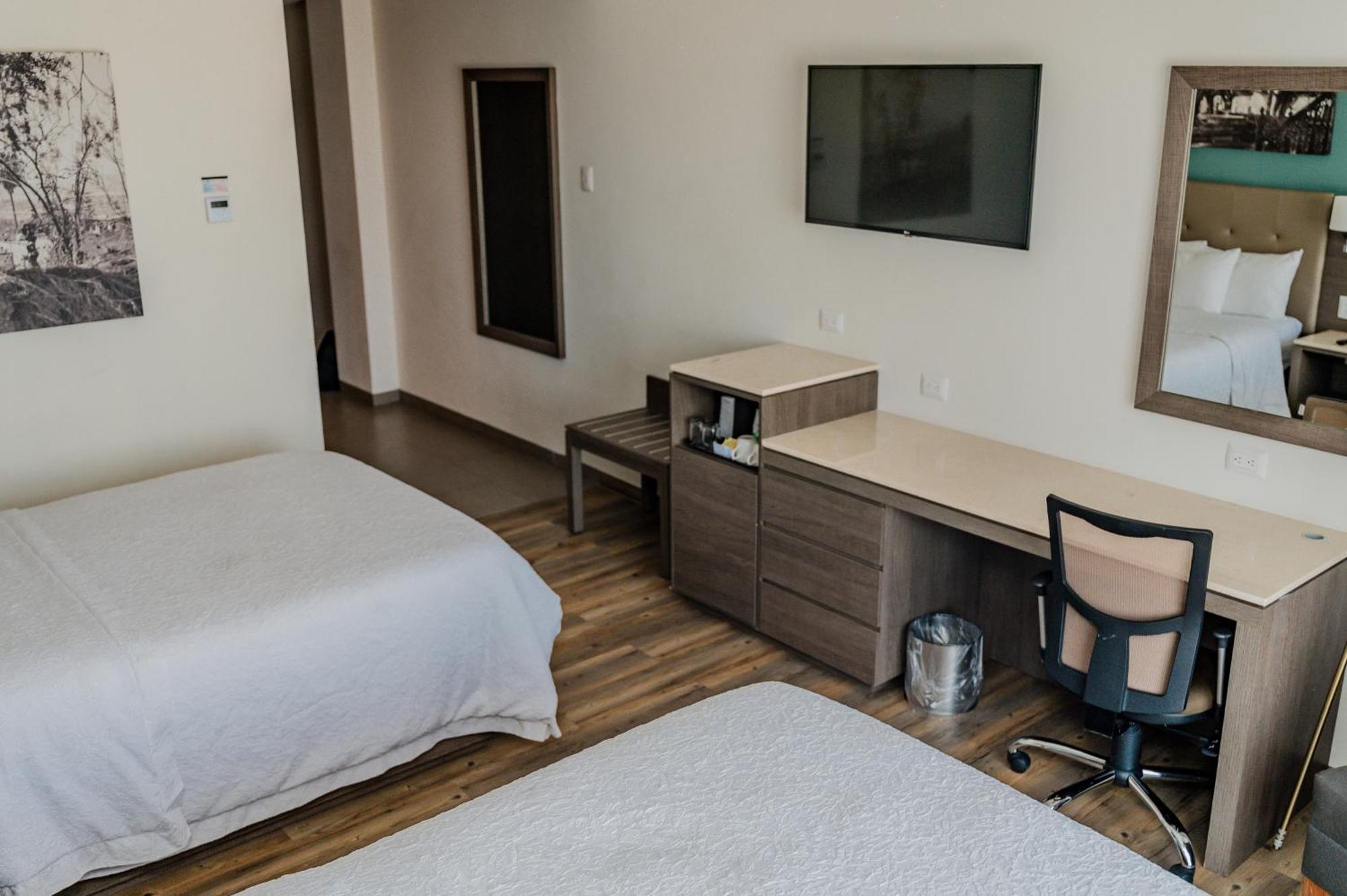 Hampton Inn By Hilton Celaya Celaya  Kültér fotó